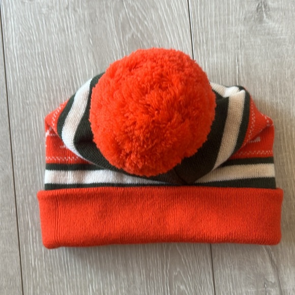 NWOT AUTHENTIC CANADA GOOSE 100% MERINO WOOL SKI BEANIE CLASSIC STYLE ORANGE/WHT - Picture 8 of 10